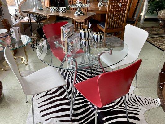 Mod cafe dinette set