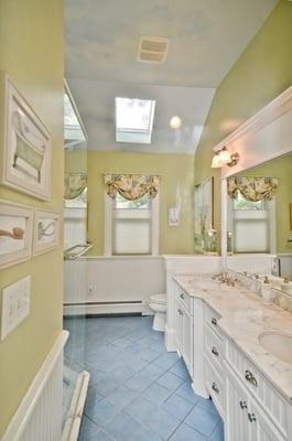 TDK Home Tours - Real Estate Photographer Tampa - Capturing  Bathroom Angles