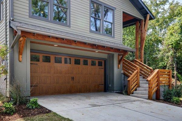 VA Garage Doors & Gates