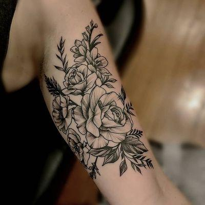 Linework blackwork flowers by Veronica