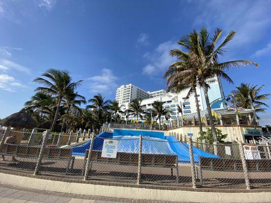 Some photos of Hollywood beach and the Broadwalk.