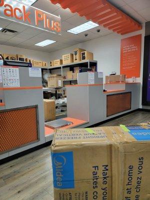 FedEx Office Print & Ship Center