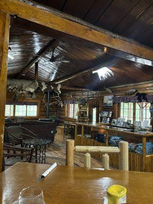 Absaroka Mountain Lodge