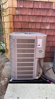 Macawsome heating and cooling New condenser in the city of Diamond Bar