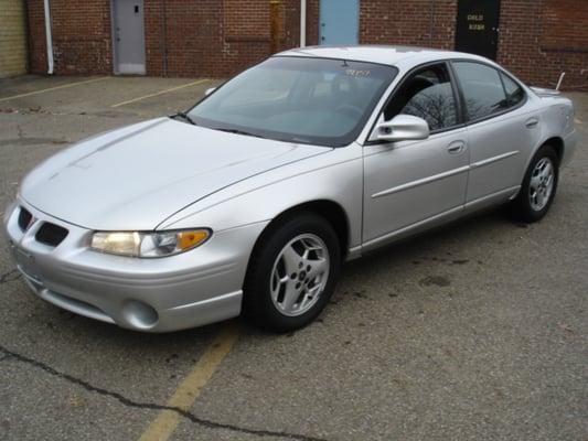 2003 PONTIAC GRAND PRIX SE