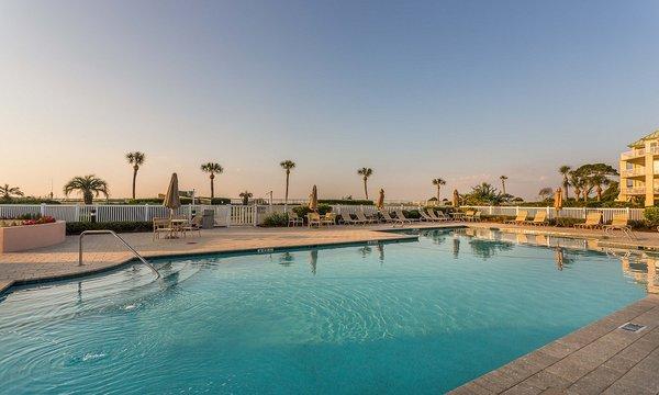 St. Simons Grand pool at sunrise