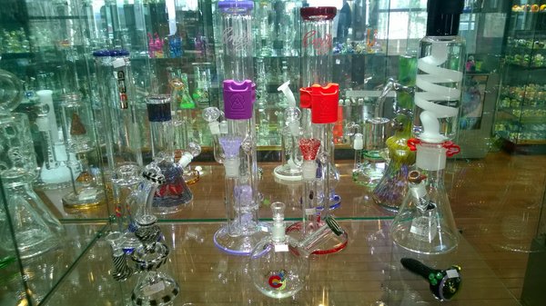 Quality domestic and imported glass at guaranteed low prices.