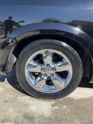 Non-Slinging Tire Shine