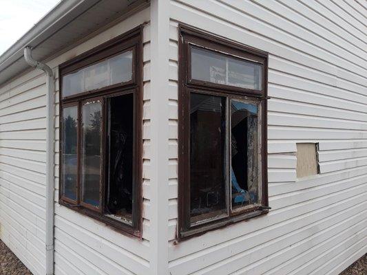 Before Siding and Window picture owner installer