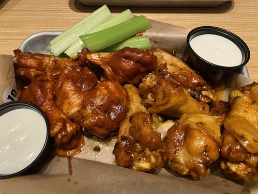 10 Traditional Wings - Nashville Hot (heavy tomato flavor...not a fan) and Jalapeño (yum)