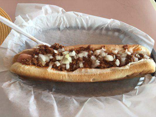 Footlong chili dog w/onions.