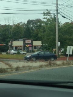 Dunkin Donuts -- 263 Main St, Foxboro      Storefront