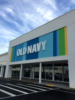 North Attleborough Old Navy -- Fashion Crossing : 1250 South Washington Street / Route 1, North Attleborough                 Storefront