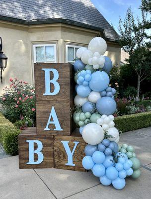 24"x24" baby blocks rental with balloon garland