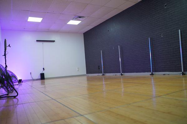 Join our dance studio, offering Heels, Bachata, Reggaeton, Jazz Funk, Hip Hop and more