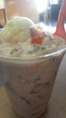 Rooavza (Rose) Fruit Falooda, very FRESH. Tasted great!