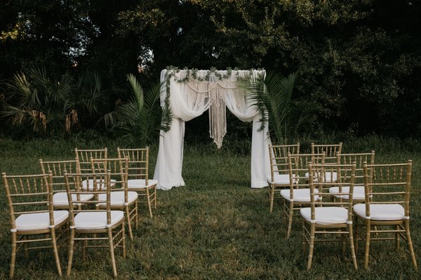 Micro Wedding on the Lawn!