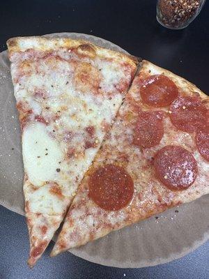 Plain and pepperoni slice , garbage , bottom of pizza was soft , too much cheese , had a funny after taste. Not a fan