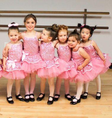 Ballet/Tap Combo class for ages 3-4!