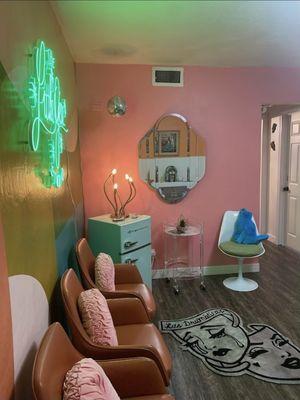 Visit our fun & vibrant Shapetress NOHO salon where the power of Cryo will tighten & tone your body in less than an hour Call Kelinda today!