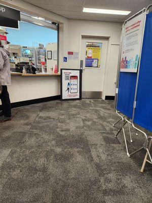 Short line at pharmacy at 5pm