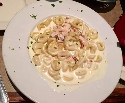 Tortellini Alfredo w chicken