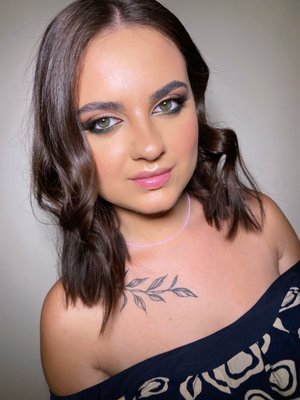 Evening makeup for your bright celebration