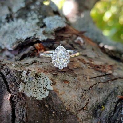 Martin Flyer 14k White Gold Pear Shape Graduated Halo Ring