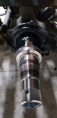 United Axle spindle