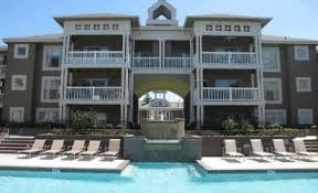 Pool area in the middle of the complex.