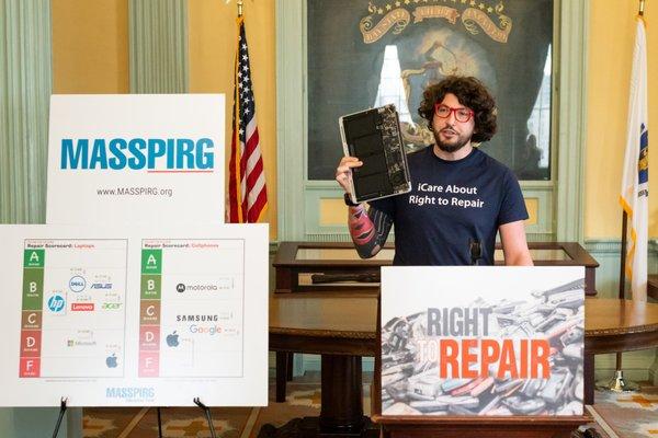 Announcing Right To Repair Legislation at the state house