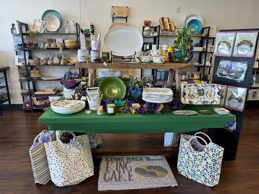 Mardi Gras Gifts & Decor