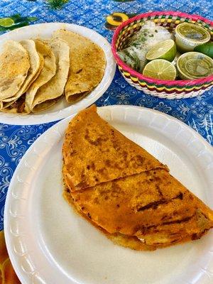 Birria tacos, Al pastor quesadilla