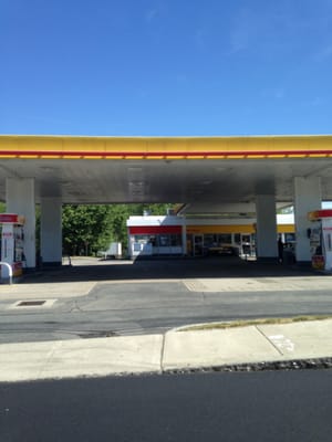 Lakeside Shell -- 413 Lakeside Avenue / Route 20, Marlborough                Station & Convenience Store