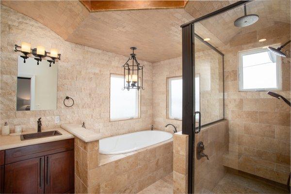 Tenant screening in Pismo Beach, California | 1362 Strand - Primary Bathroom