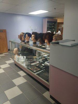 Maniquien on display in hair school.