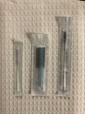 Disposable acupuncture needles