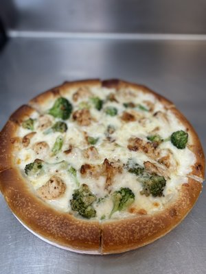 Chicken Broccoli Alfredo Pizza