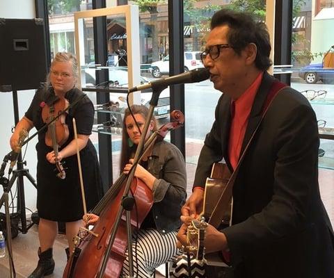 Alejandro Escovedo performing at Barton Perreira