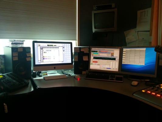 Here's a better shot of my WXDX workstation. . .