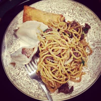 Steamed dumplings, beef Lo Mein & an egg roll