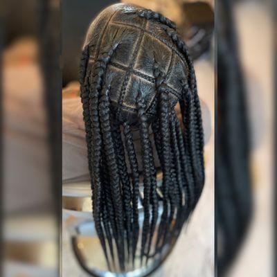 Jumbo box braids with design