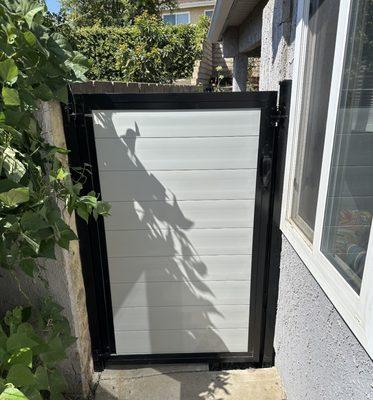 Grey horizontal privacy vinyl single gate with black aluminum frame