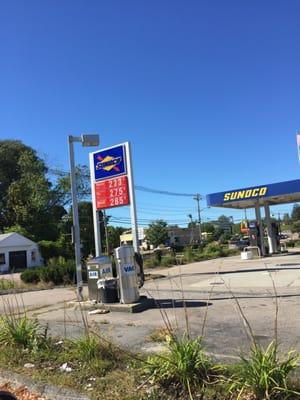 Milford Sunoco -- Milford South Plaza : 146 South Main Street / Route 140, Milford            Sign