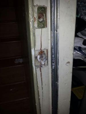 Paramount Locksmith=Damaged door frame
TERRIBLE SERVICE: DO NOT USE. READ MY REVIEW