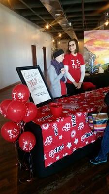 Jo & Sarah working those Yelp totes!