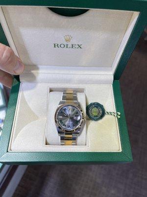 Are you looking for an original preowned Rolex watch? We help you to find it! Call us for more information: 786-592-5252