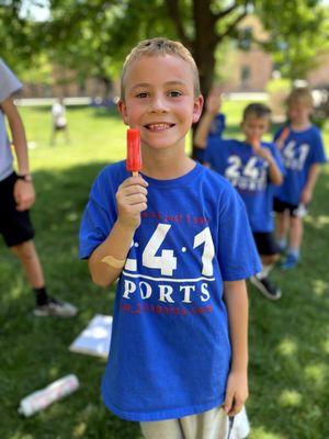 Who doesn't like a popsicle at 2:41 time.