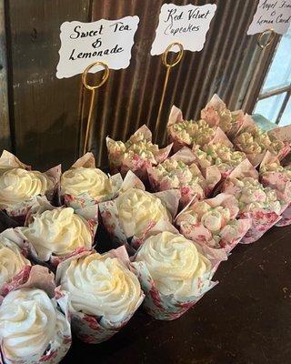 Sweet tea & lemonade cupcakes and red velvet cupcakes