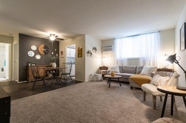 Photo of living room/dining area in 576 square foot 1 bed/1 bath apartment at Red Bank Reserve In Cincinnati, Ohio